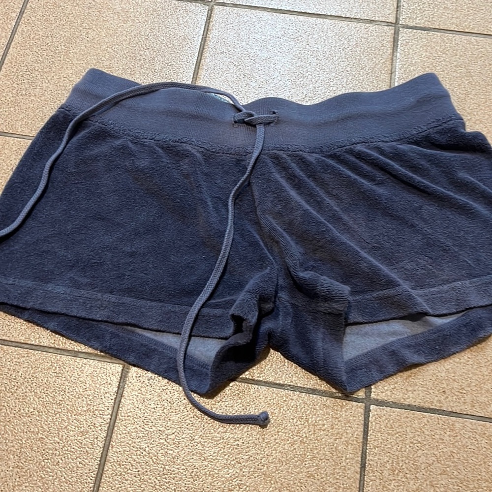 Hard tail shorts